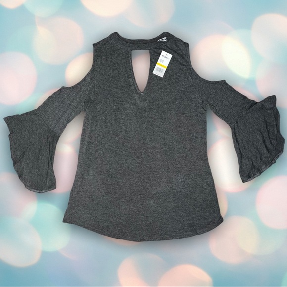 BRAND NEW William Rast Women’s Cold Shoulder Cut Out Ruffle Sweater Size M - Picture 2 of 5